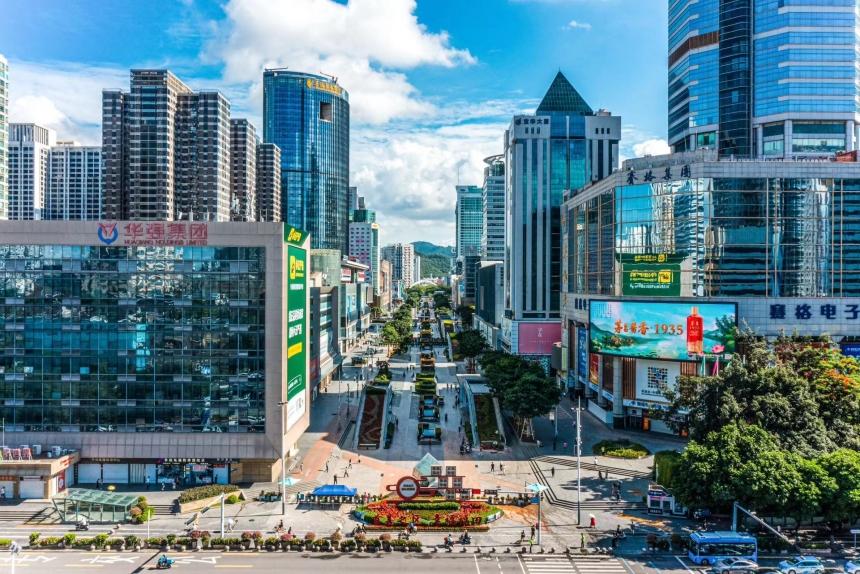 Huaqiangbei en Shenzhen, distrito clave de electrónica